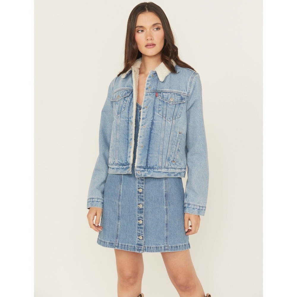 Levis Ex-Boyfriend Sherpa Trucker Jacket Light Wash Denim XS